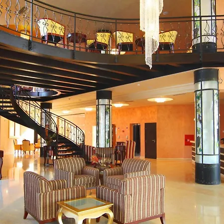 The Vineyards Boutique & 포마리